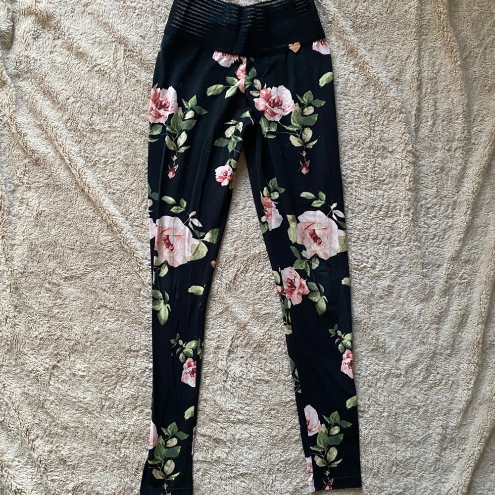 CUTE BOOTY LOUNGE Lifestyle Legging, Medium - Picture 2 of 11
